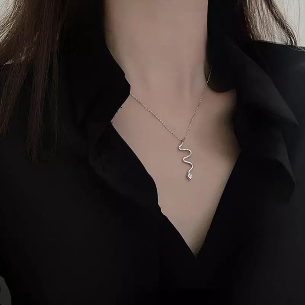 👏🏼Clearance👏🏼S925 Sterling Sliver Snake Shape Necklace - Picture 8 of 9